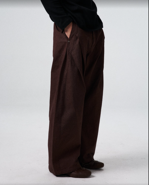 Contour Pleated Trouser